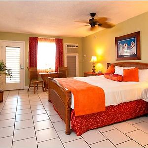 Standard Beachfront King Room